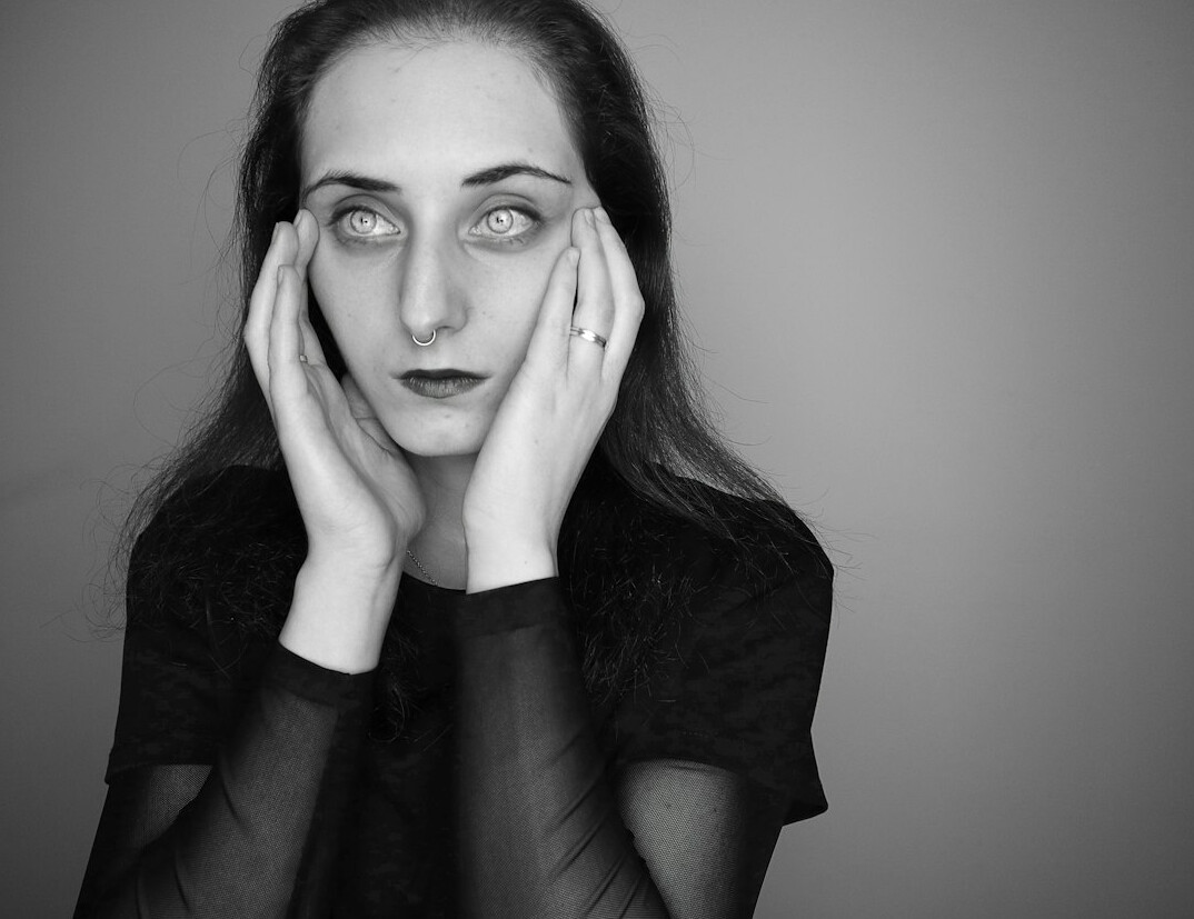 Professional portrait of a Belgian woman conflict mediator